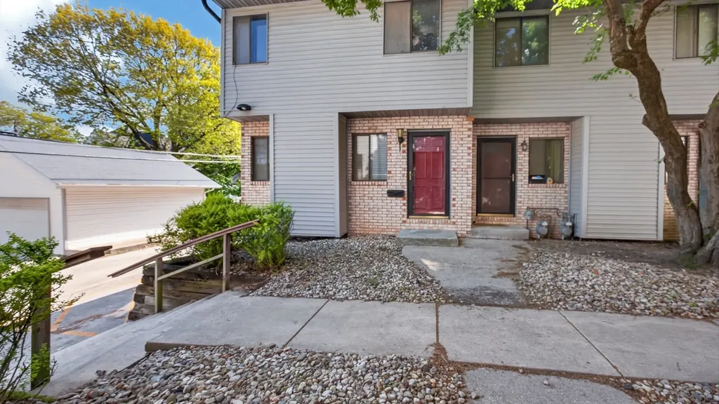 1108 East Jefferson Street Bloomington IL 61701