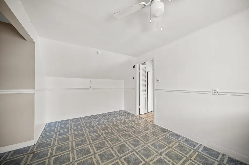 10441 South Avenue H Avenue Chicago IL 60617