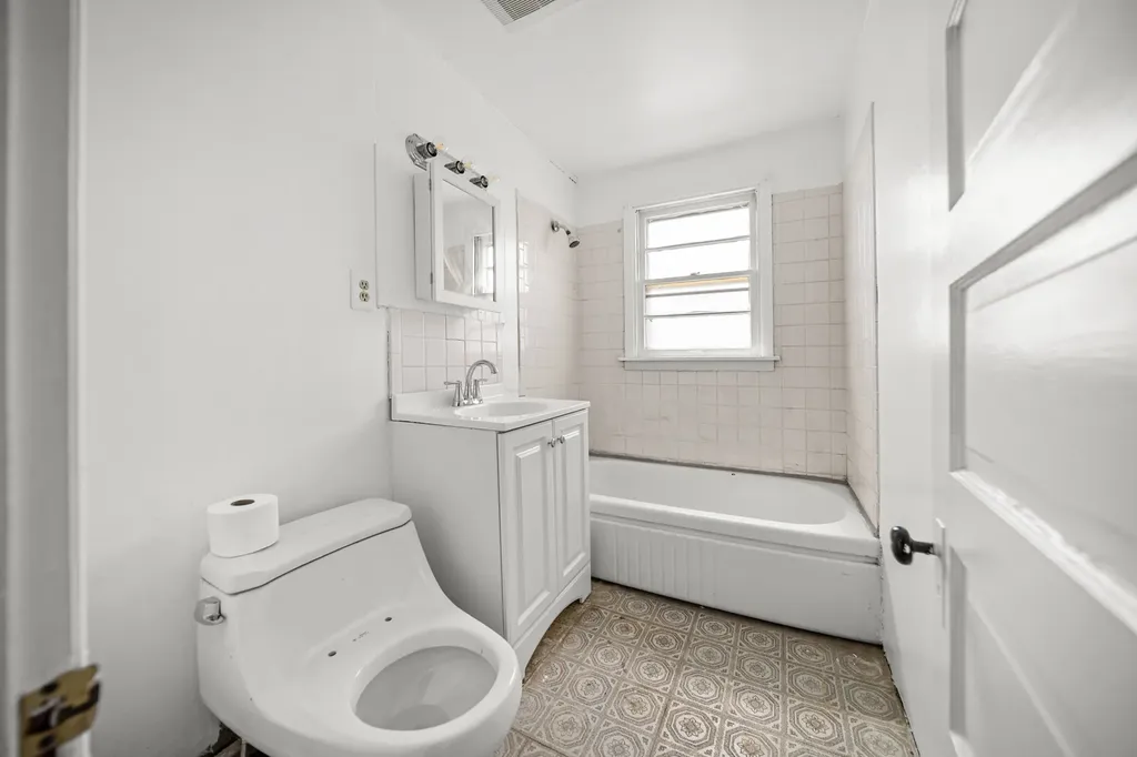 10441 South Avenue H Avenue Chicago IL 60617