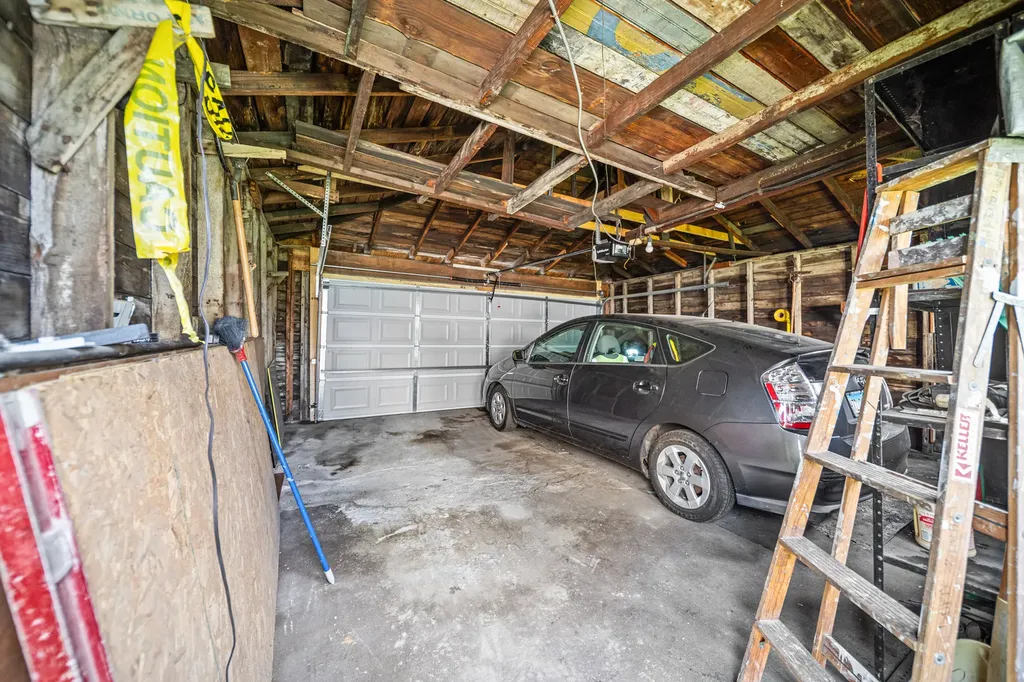 10441 South Avenue H Avenue Chicago IL 60617