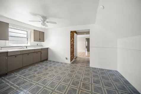 10441 South Avenue H Avenue Chicago IL 60617