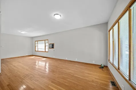 10441 South Avenue H Avenue Chicago IL 60617