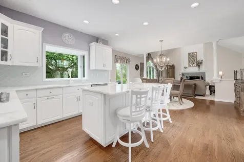 6714 Sweetbriar Lane Darien IL 60561