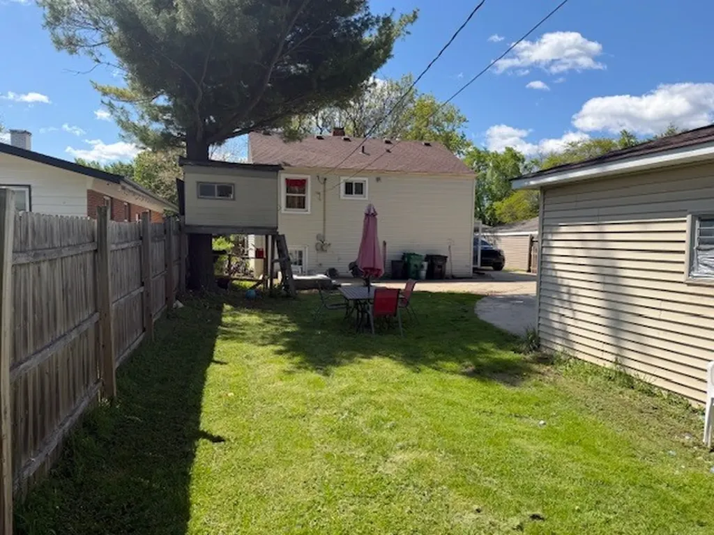 27W088 Evelyn Avenue Winfield IL 60190