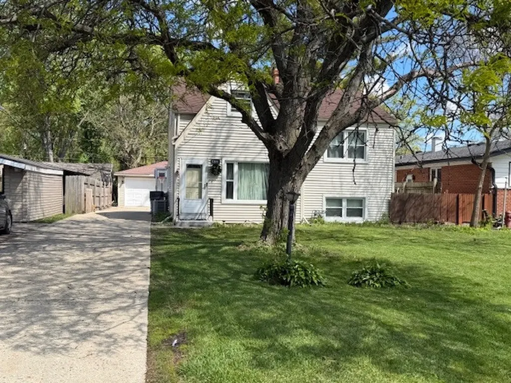 27W088 Evelyn Avenue Winfield IL 60190