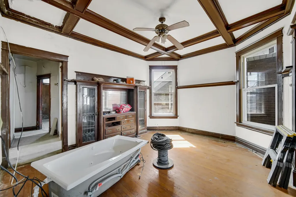 11317 South Indiana Avenue Chicago IL 60628