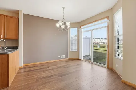 1008 Heron Circle Joliet IL 60431