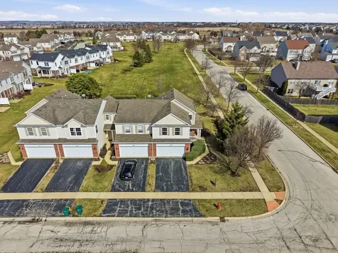 1008 Heron Circle Joliet IL 60431