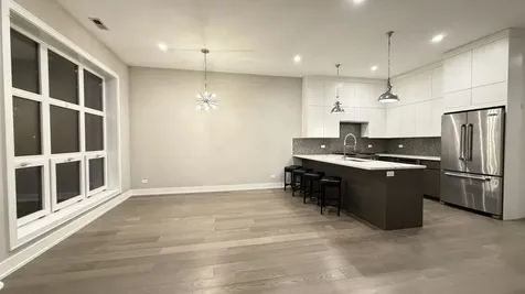 2930 North Lincoln Avenue Chicago IL 60657
