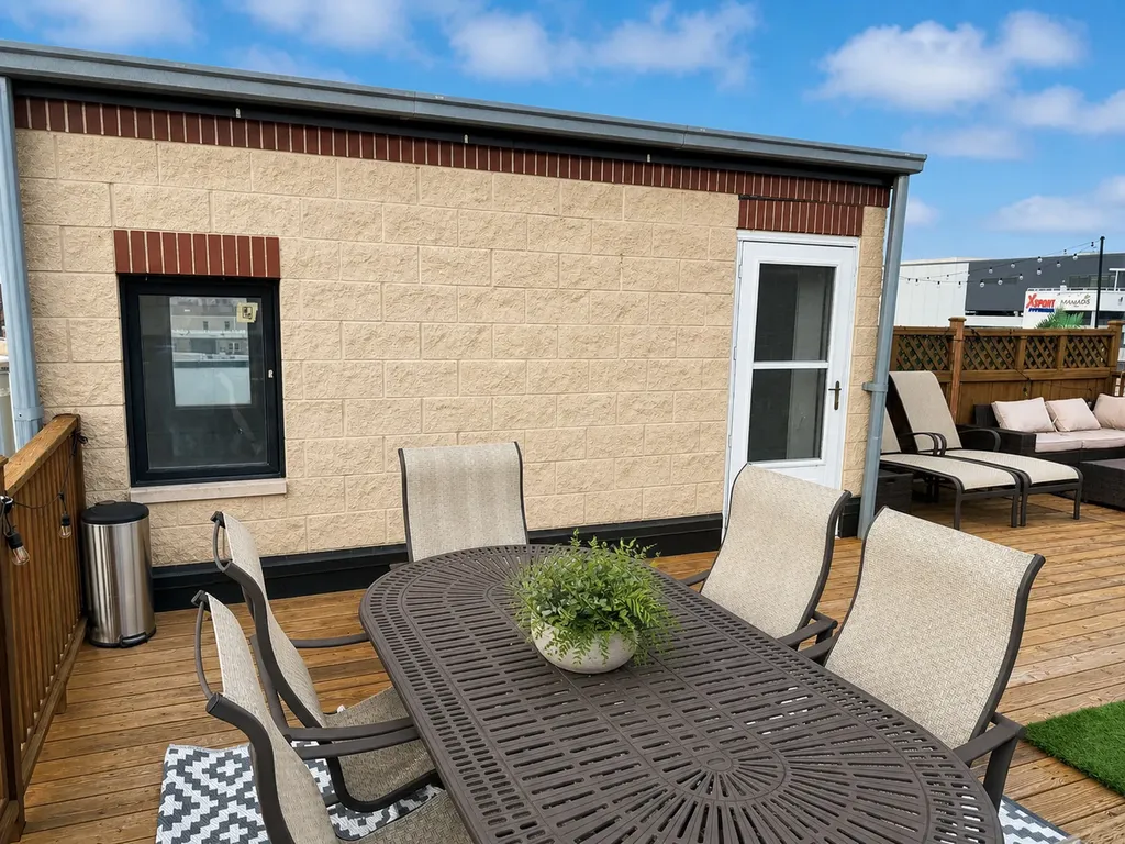 540 West Oakdale Avenue Chicago IL 60657