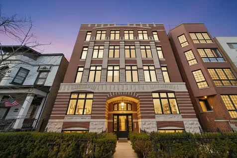540 West Oakdale Avenue Chicago IL 60657