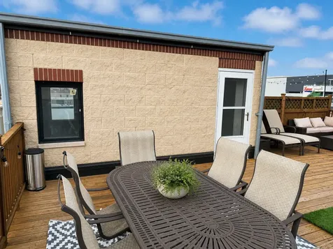 540 West Oakdale Avenue Chicago IL 60657