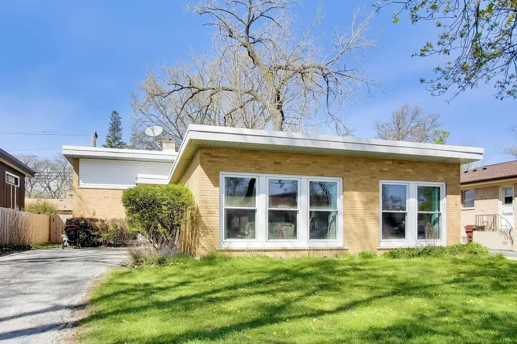 4050 Church Street Skokie IL 60076