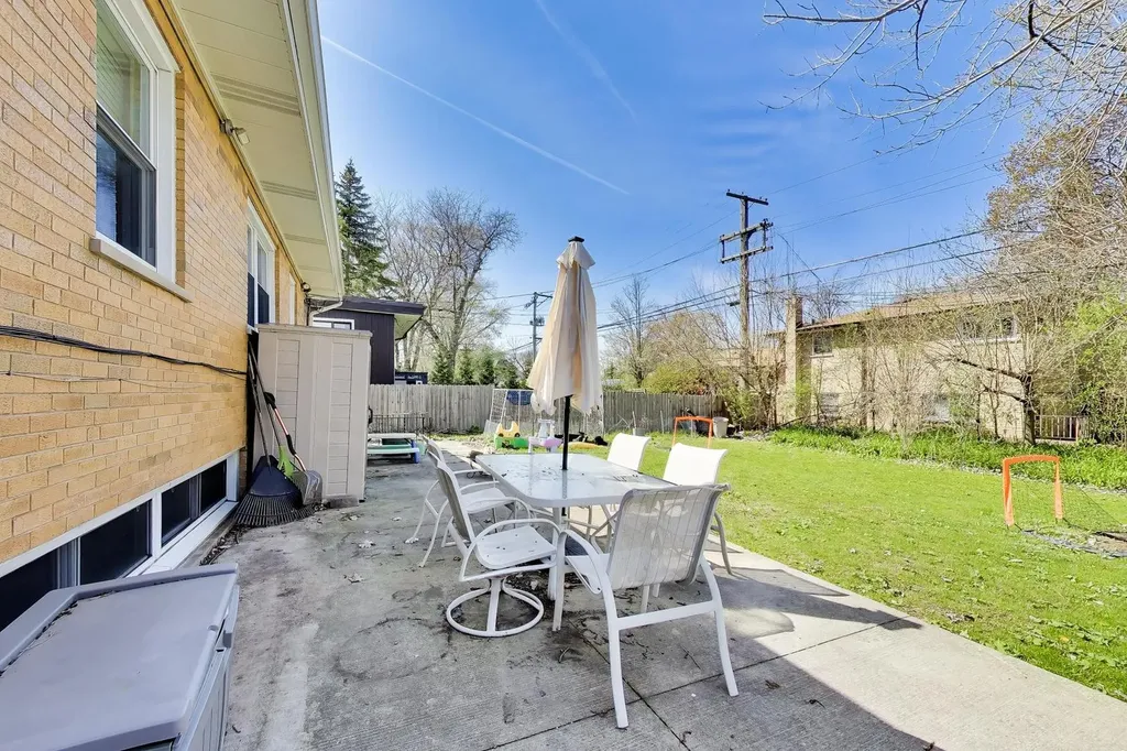 4050 Church Street Skokie IL 60076