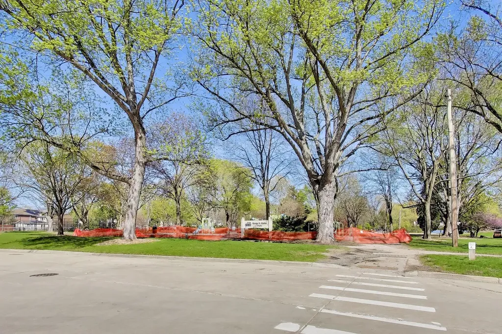 4050 Church Street Skokie IL 60076