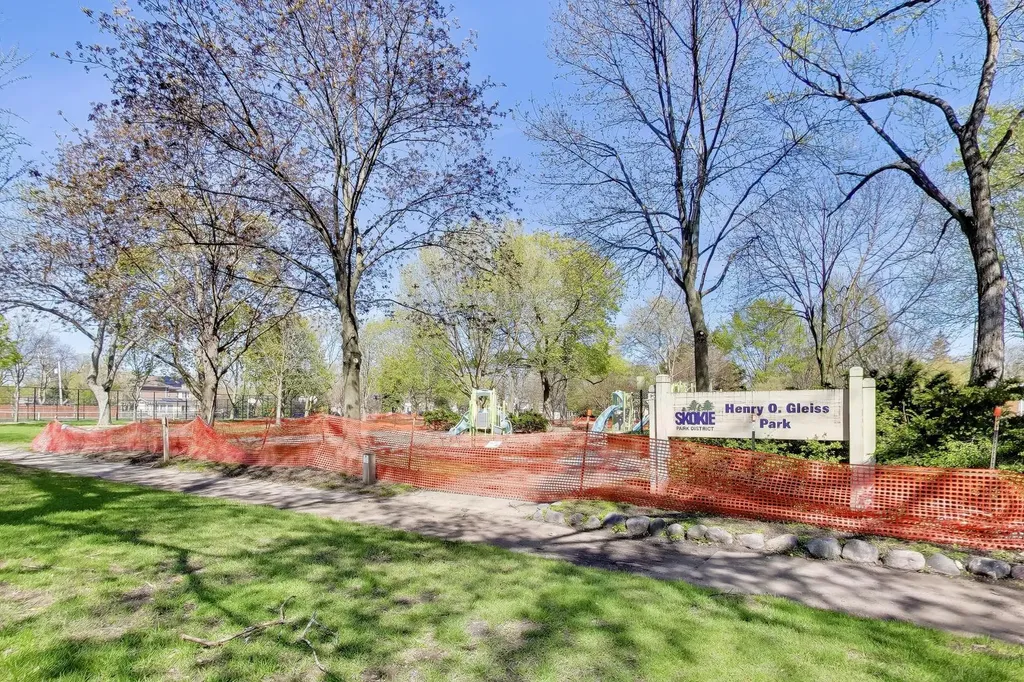 4050 Church Street Skokie IL 60076