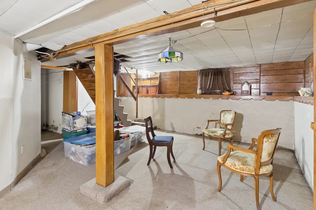 7220 North Hamilton Avenue Chicago IL 60645