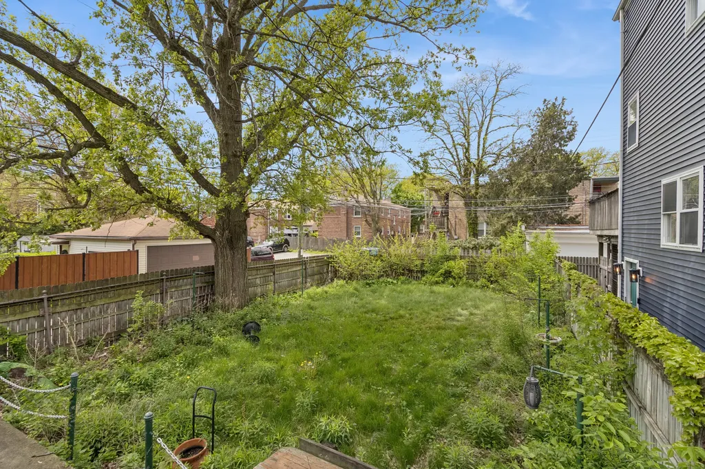 7220 North Hamilton Avenue Chicago IL 60645