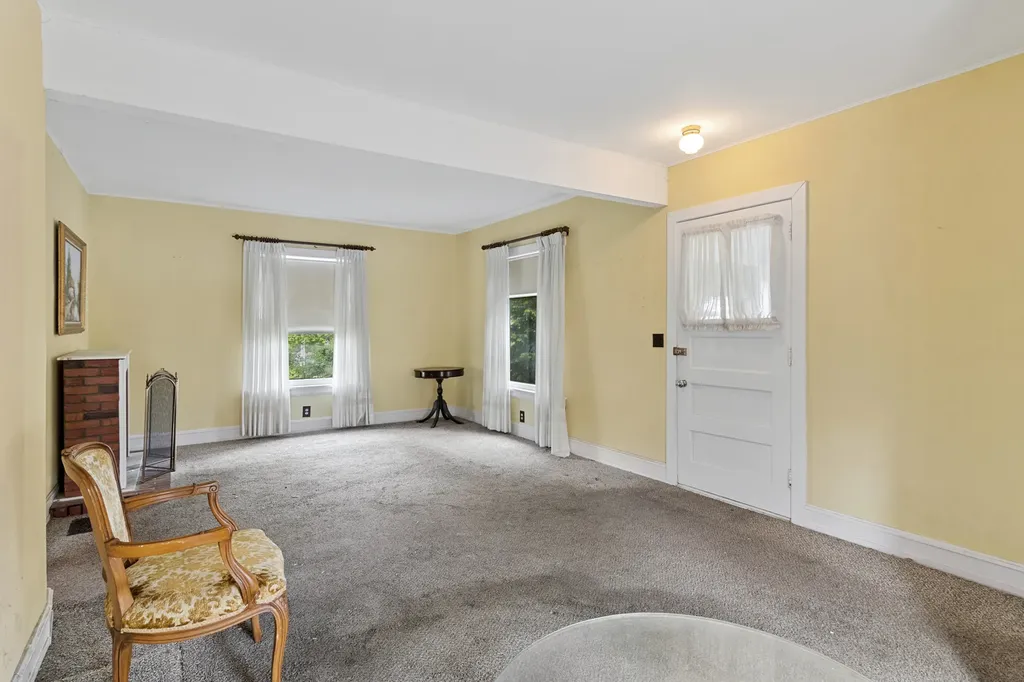 7220 North Hamilton Avenue Chicago IL 60645