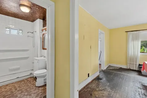 7220 North Hamilton Avenue Chicago IL 60645