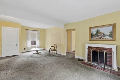 7220 North Hamilton Avenue Chicago IL 60645