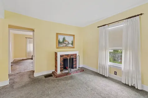 7220 North Hamilton Avenue Chicago IL 60645