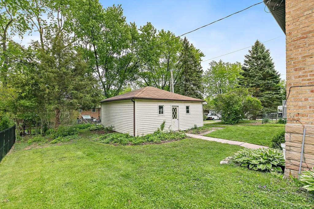 23509 North Garden Lane Lake Zurich IL 60047
