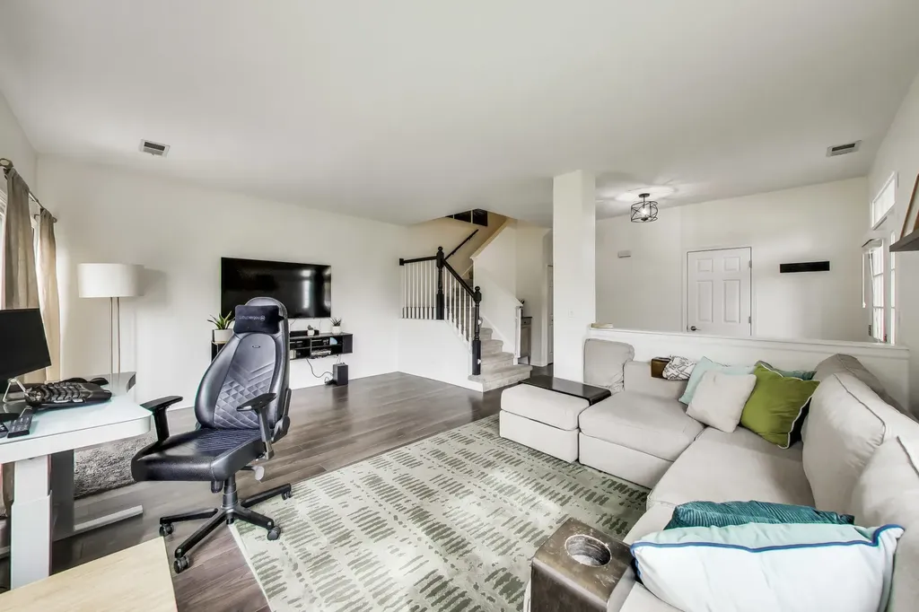 903 Sheridan Circle Naperville IL 60563