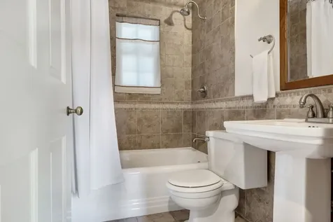 227 Miraflores Avenue Waukegan IL 60087