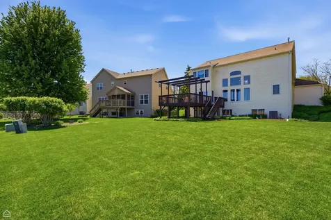 1017 Wheatland Drive Crystal Lake IL 60014