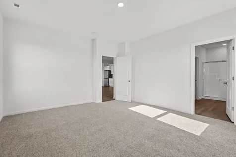290 Snowdrop Lane Elgin IL 60124