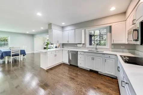 858 Woodbine Lane Northbrook IL 60062