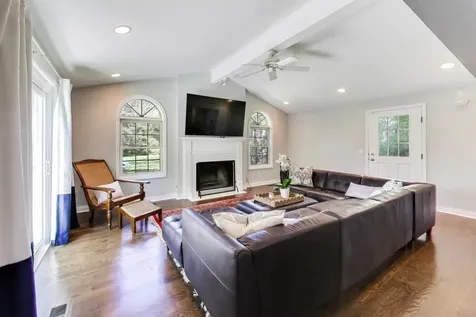 858 Woodbine Lane Northbrook IL 60062
