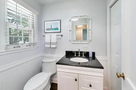 858 Woodbine Lane Northbrook IL 60062