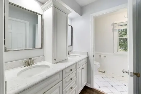 858 Woodbine Lane Northbrook IL 60062