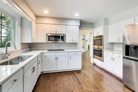 858 Woodbine Lane Northbrook IL 60062