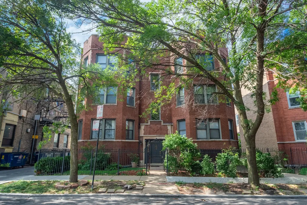 2716 North Sawyer Avenue Chicago IL 60647