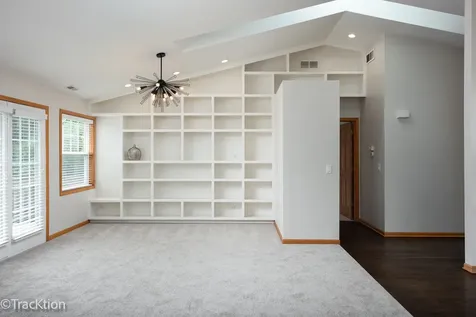 321 Kresswood Drive West Chicago IL 60185