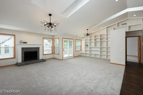321 Kresswood Drive West Chicago IL 60185