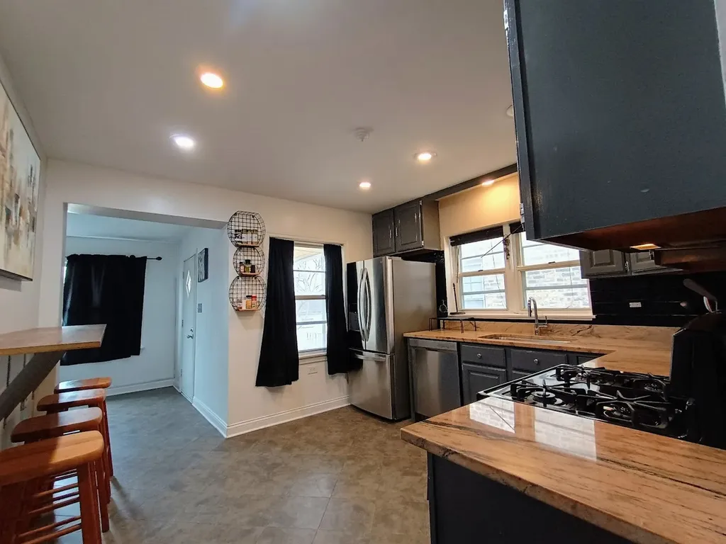 3905 North Odell Avenue Chicago IL 60634