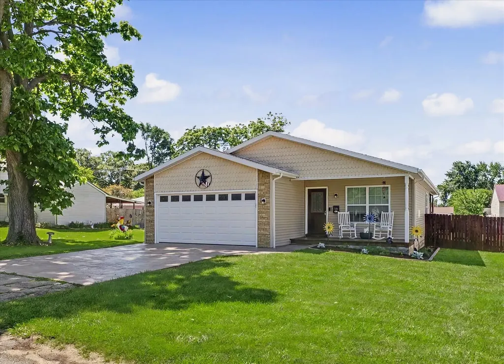 320 East Bogardus Street Paxton IL 60957