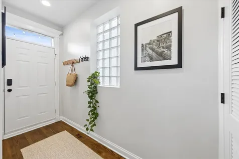 3728 North Kenmore Avenue Chicago IL 60613