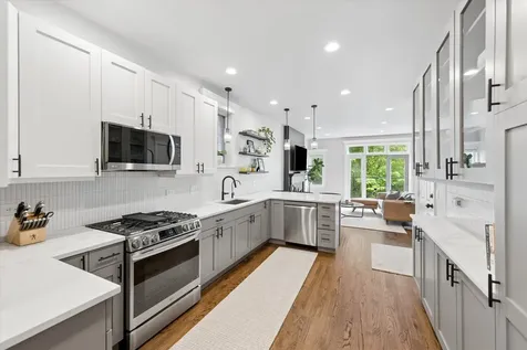 3728 North Kenmore Avenue Chicago IL 60613