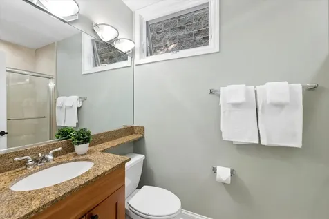 3728 North Kenmore Avenue Chicago IL 60613
