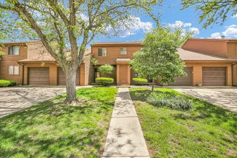 2108 Sunview Drive Champaign IL 61821
