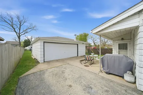 10443 West Medill Avenue Melrose Park IL 60164