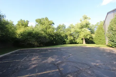 727 Elm Lane Woodstock IL 60098