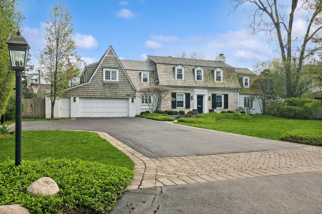 986 Brittany Road Highland Park IL 60035