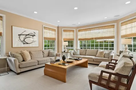 986 Brittany Road Highland Park IL 60035