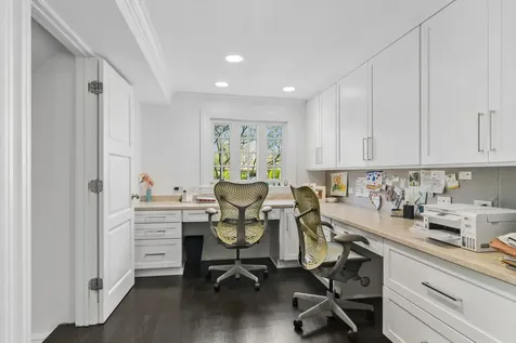 986 Brittany Road Highland Park IL 60035